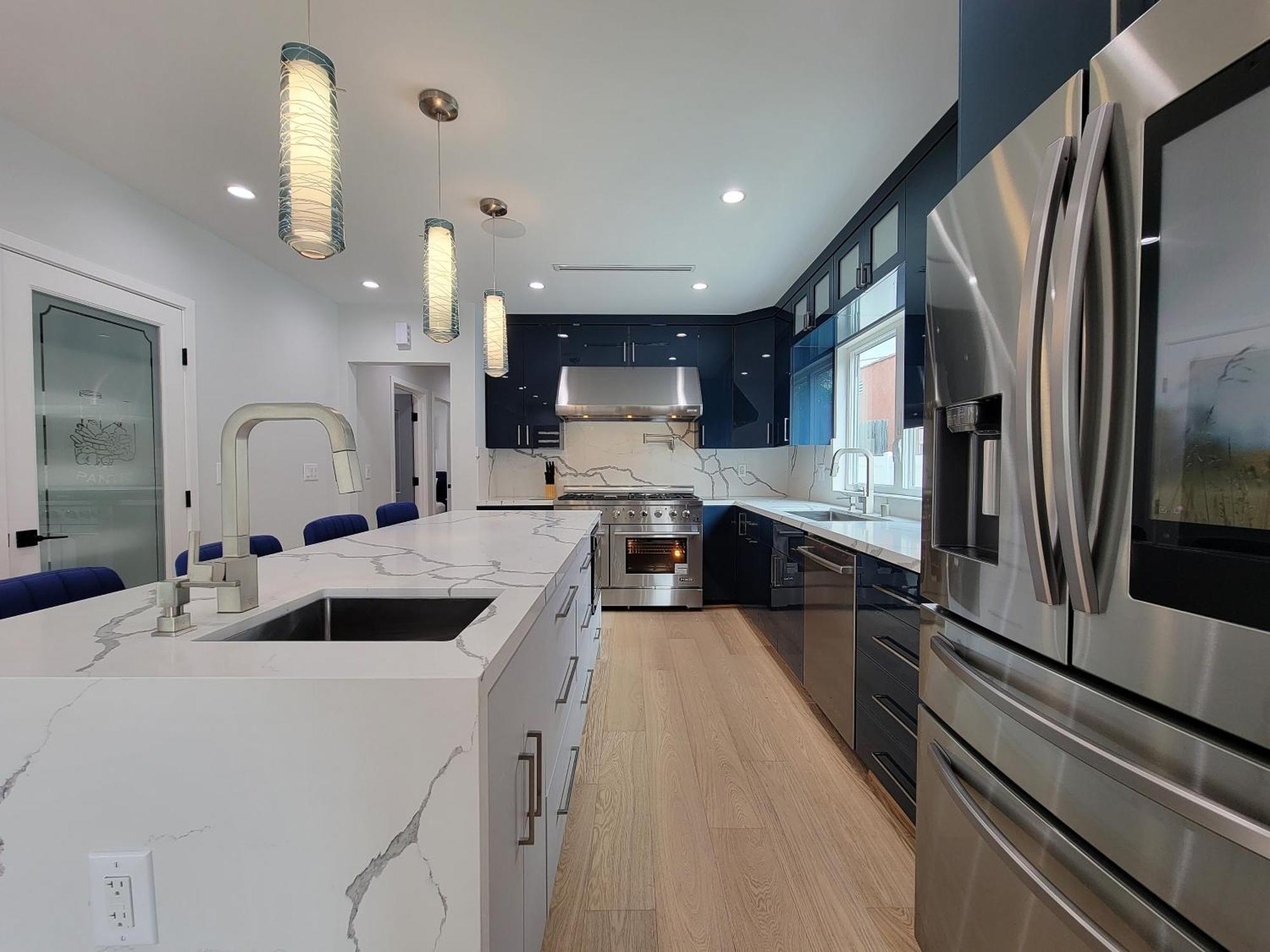 Modern Luxury 3 Bedroom Next To La Cienega Plaza With Parking, Wifi, Tv, Bbq 10 Minutes To Rodeo Drive Casa vacanze Los Angeles