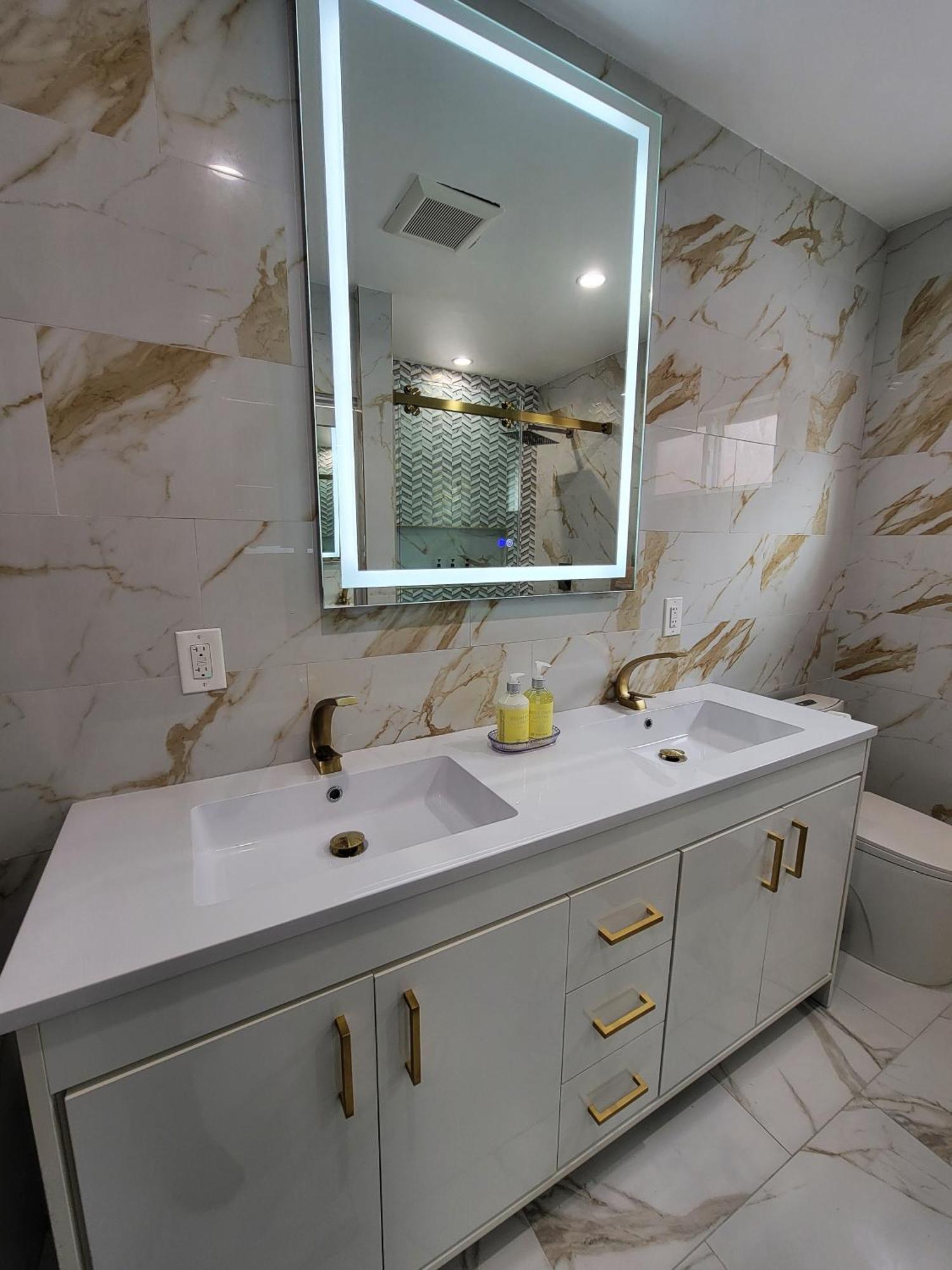 Casa vacanze Modern Luxury 3 Bedroom Next To La Cienega Plaza With Parking, Wifi, Tv, Bbq 10 Minutes To Rodeo Drive