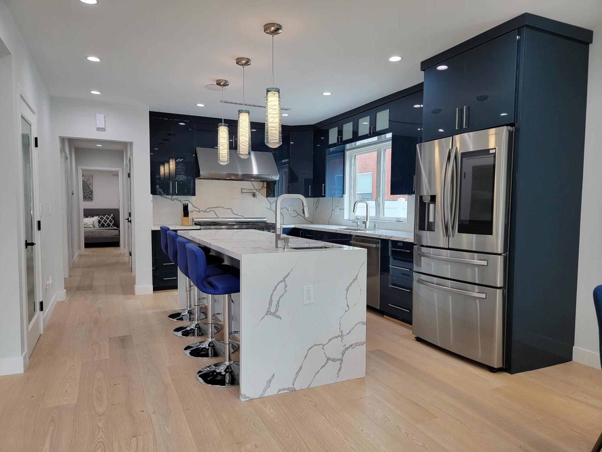 Modern Luxury 3 Bedroom Next To La Cienega Plaza With Parking, Wifi, Tv, Bbq 10 Minutes To Rodeo Drive Los Angeles