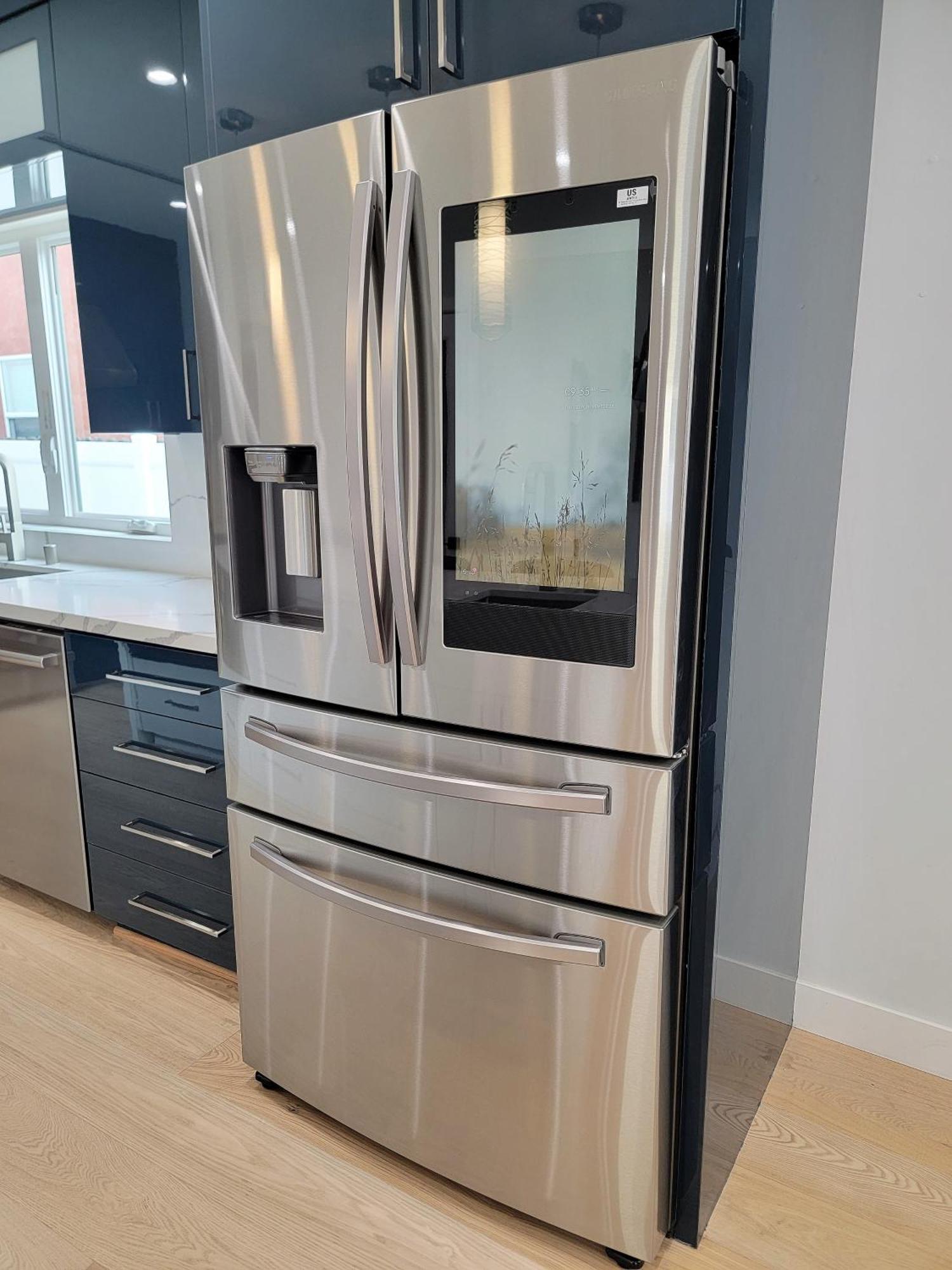 Modern Luxury 3 Bedroom Next To La Cienega Plaza With Parking, Wifi, Tv, Bbq 10 Minutes To Rodeo Drive * Los Angeles